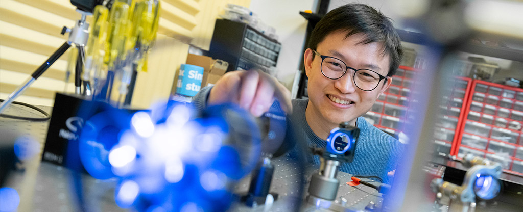 Chemistry professor Isaac Li in lab